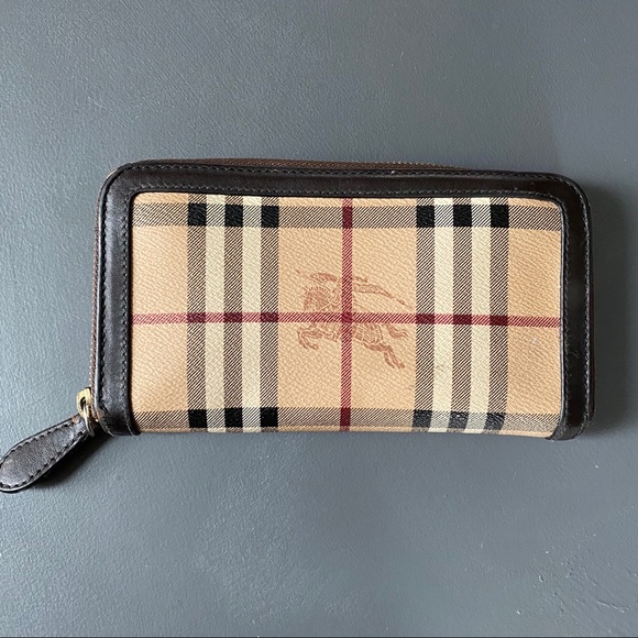 Burberry Handbags - Vintage BURBERRY zipper coated canvas wallet